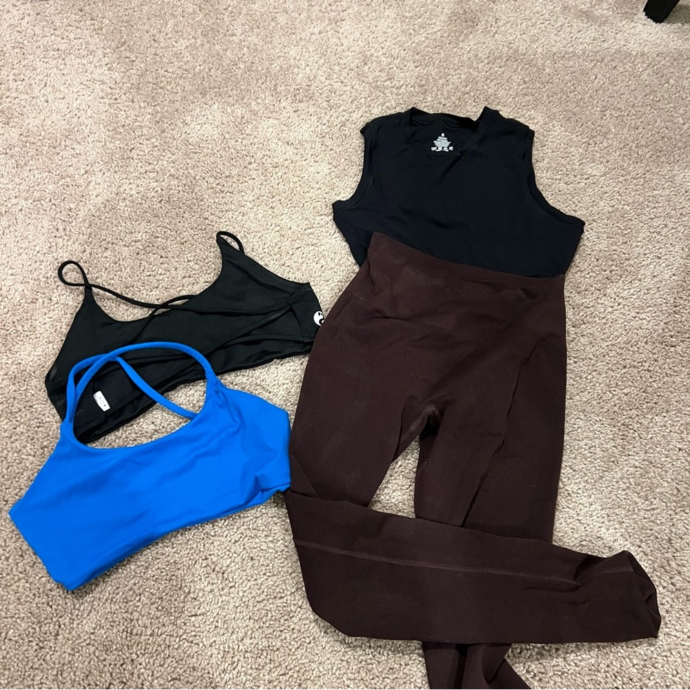 Aurola Bundle - all 4 pieces (2 bras, 1 tank, 1 leggings)